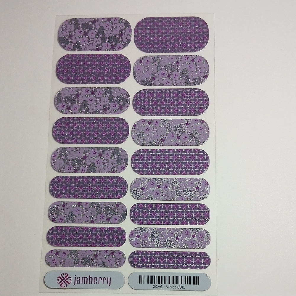 Jamberry 2OA6 0916 Violet and Gray Patterned Nail Wraps